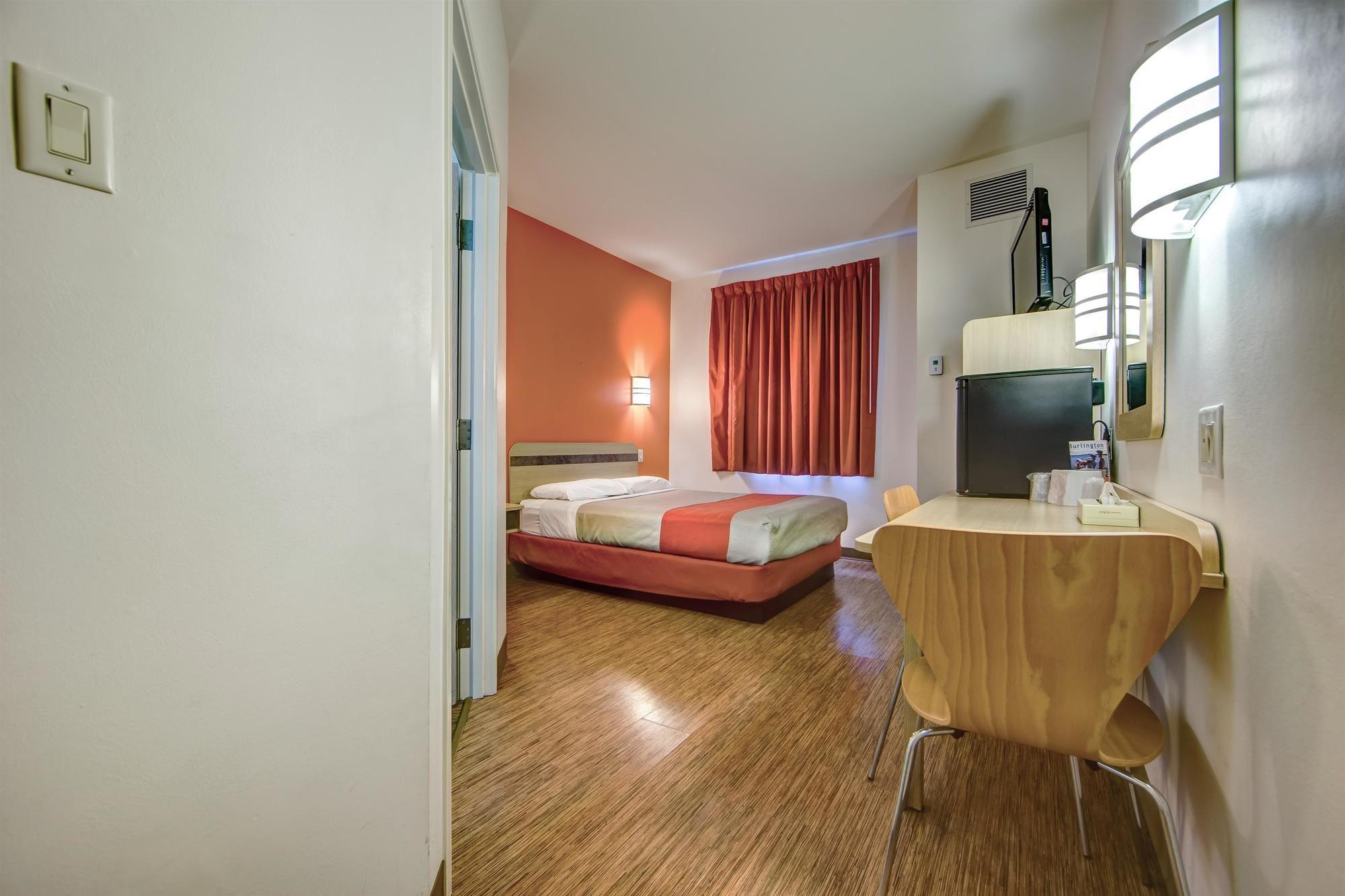 Motel 6-Burlington, On - Toronto West - Oakville المظهر الخارجي الصورة