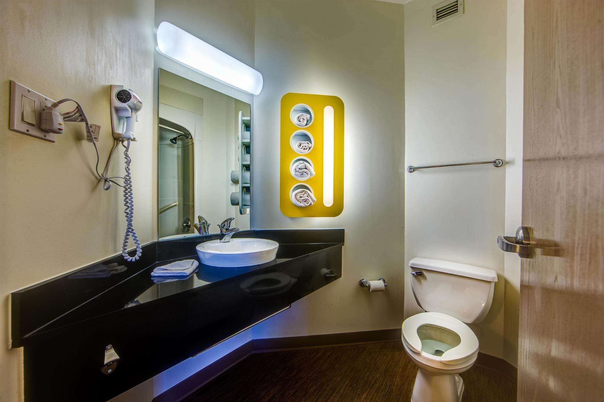 Motel 6-Burlington, On - Toronto West - Oakville المظهر الخارجي الصورة